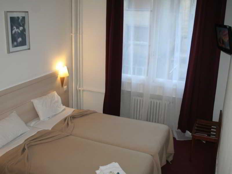 Hotel Vieille Tour Rouen Exterior photo